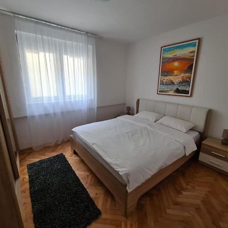 פודגוריצה Art Apartment מראה חיצוני תמונה