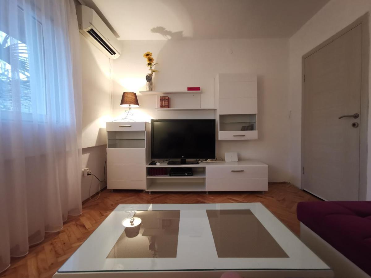 פודגוריצה Art Apartment מראה חיצוני תמונה